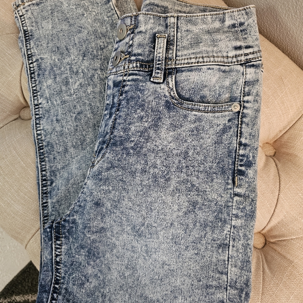 NO BOUNDARIES HIGH WAISTER CAPRIS! SIZE 5 JUNIORS! NWOTS!